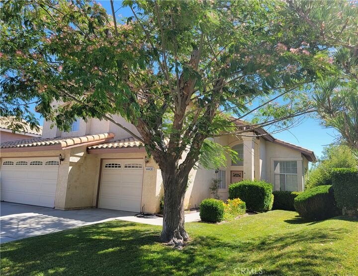 Property Photo:  44436 Shadowcrest Drive  CA 93536 