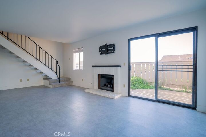 Property Photo:  1153 Sumner Place D  CA 93455 