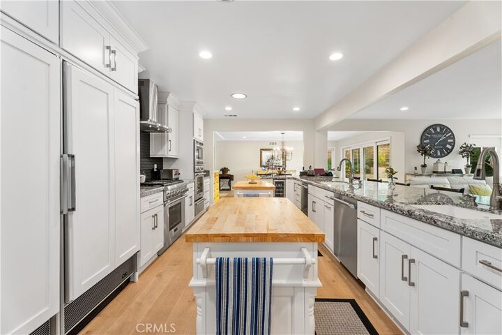 Property Photo:  1562 Wyndham Court  CA 92705 