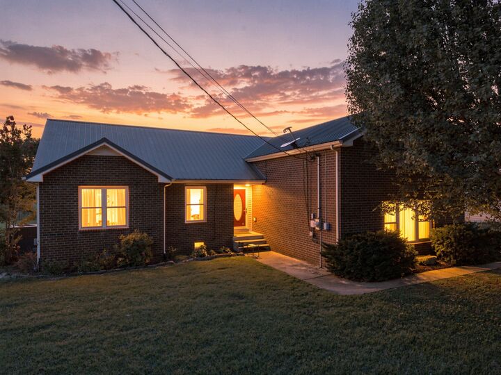 Property Photo: 1705 Hunt Ln TN 37146