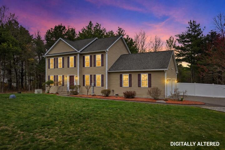 Property Photo:  5 Berlang Road  NH 03053 