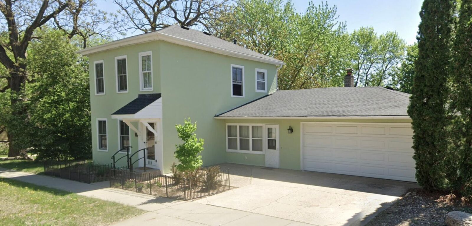 Property Photo:  113 4th Street E  MN 55315 