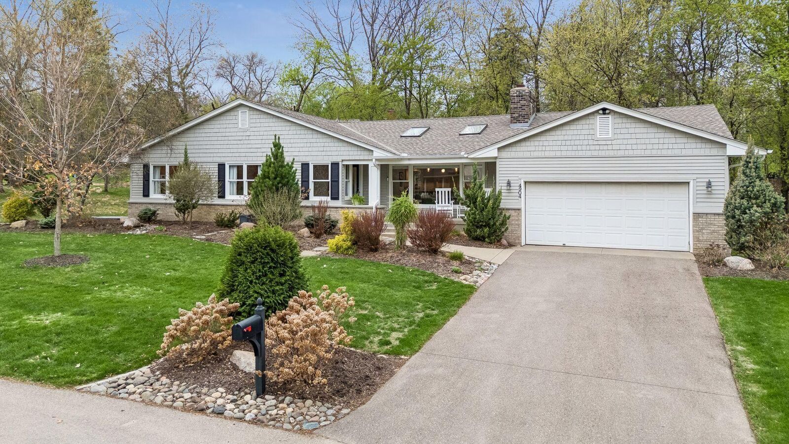 Property Photo:  4904 Prescott Circle  MN 55436 