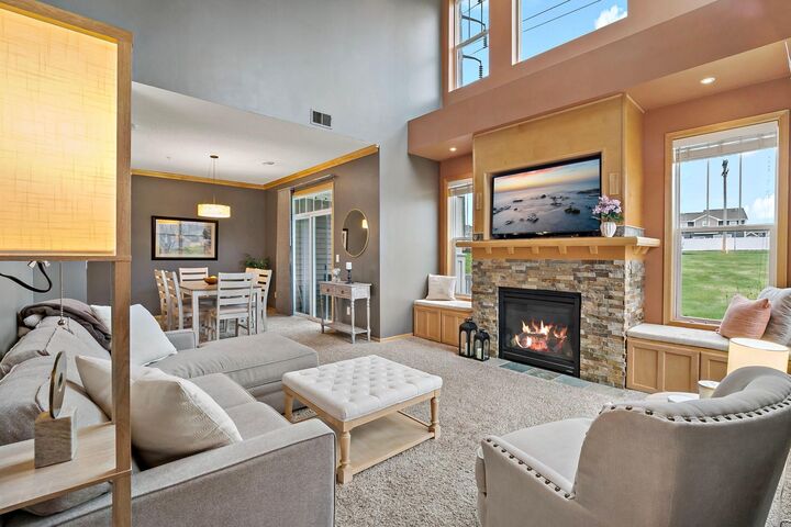 Property Photo:  1944 Commonwealth Boulevard 4  MN 55317 