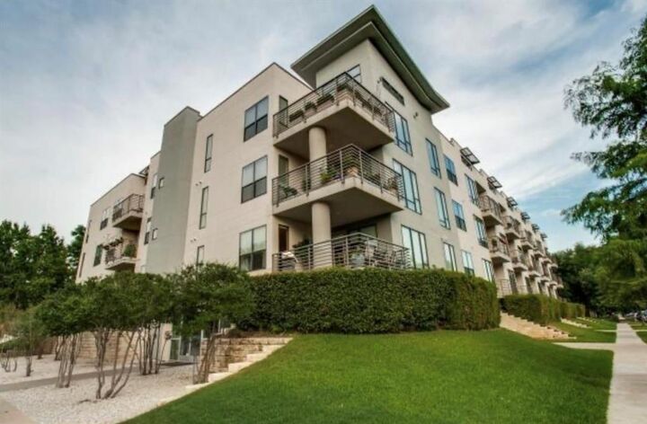 Property Photo:  4040 N Hall Street 201  TX 75219 