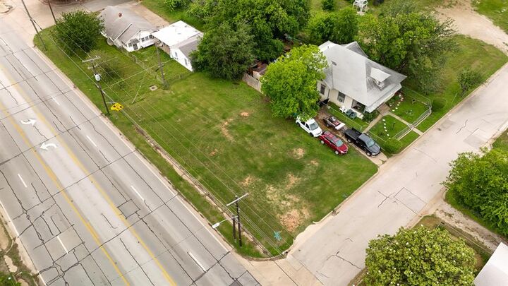 Property Photo:  2419 Lawnwood Street  TX 76111 