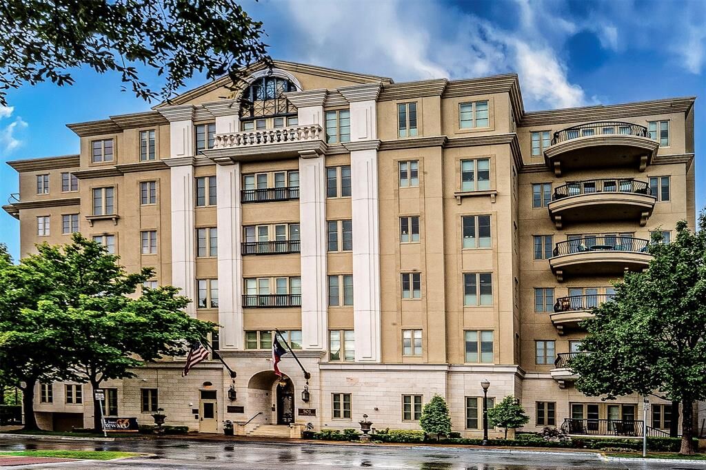 Property Photo:  501 Samuels Avenue 540  TX 76102 