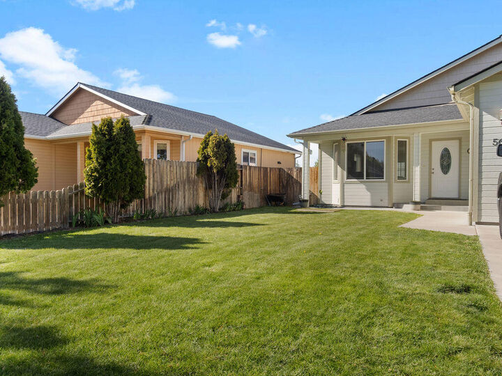 Property Photo:  5637 Mickshelly Circle  OR 97603 