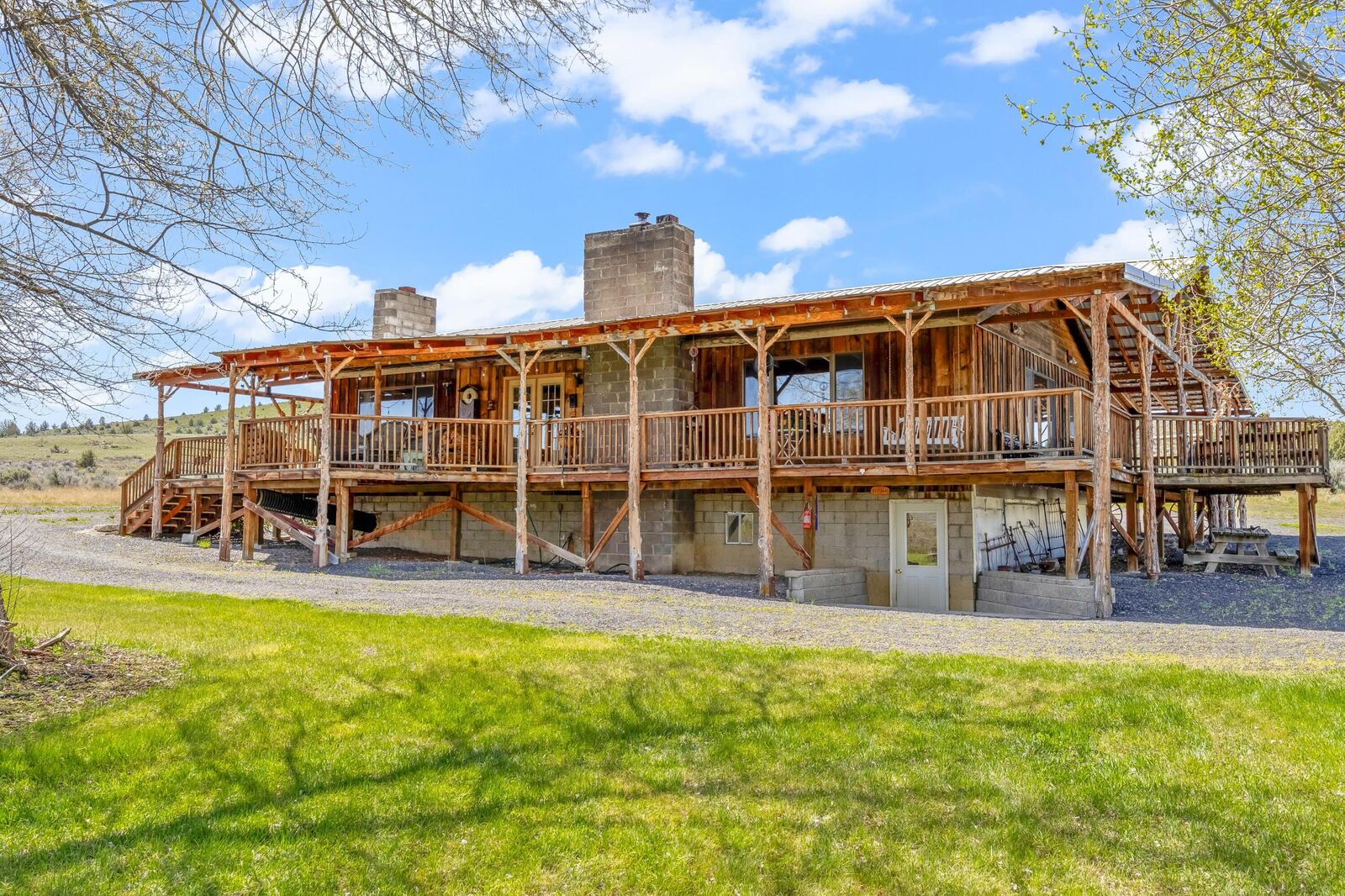 Property Photo: 25887 SE Weberg Road OR 97751