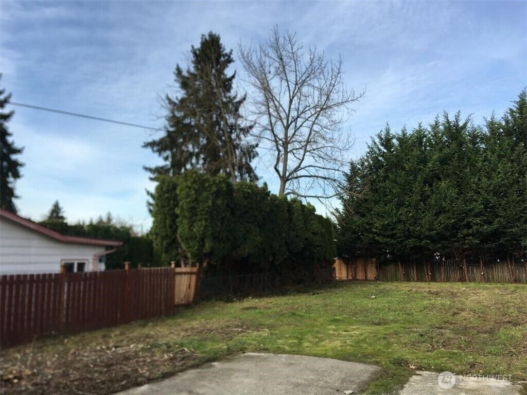 Property Photo: 0 12xx 10th Street NE WA 98002