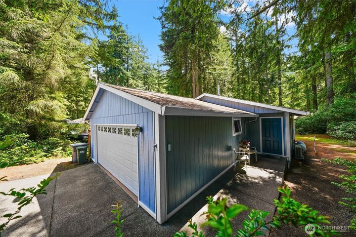 Property Photo:  11222  Country Club Place  WA 98303 