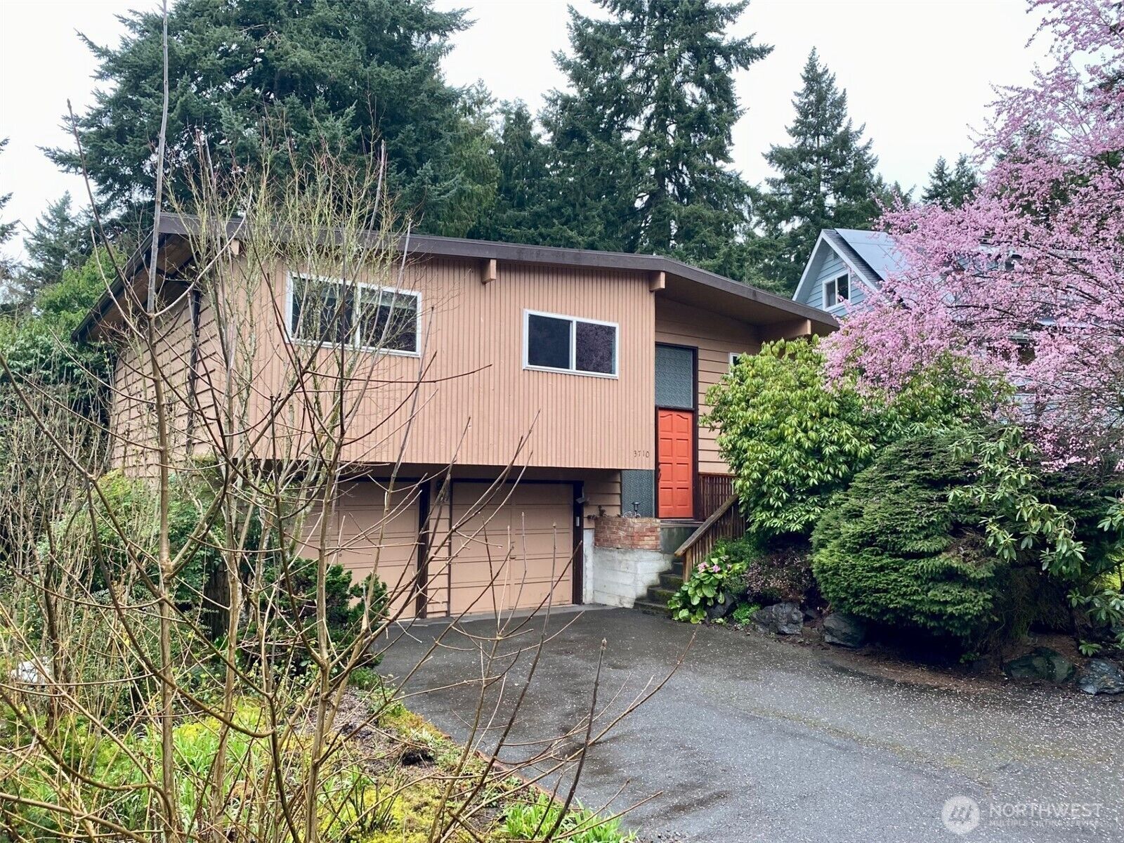 Property Photo: 3710 NE 192nd Street WA 98155