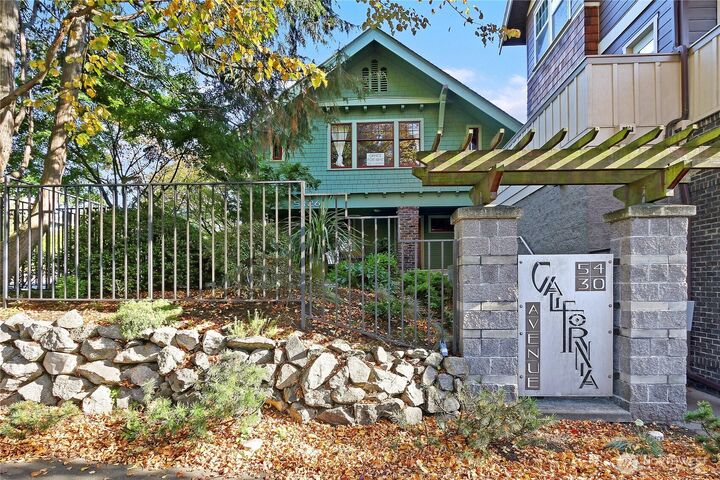 Property Photo:  5430  California Avenue SW 2C  WA 98136 