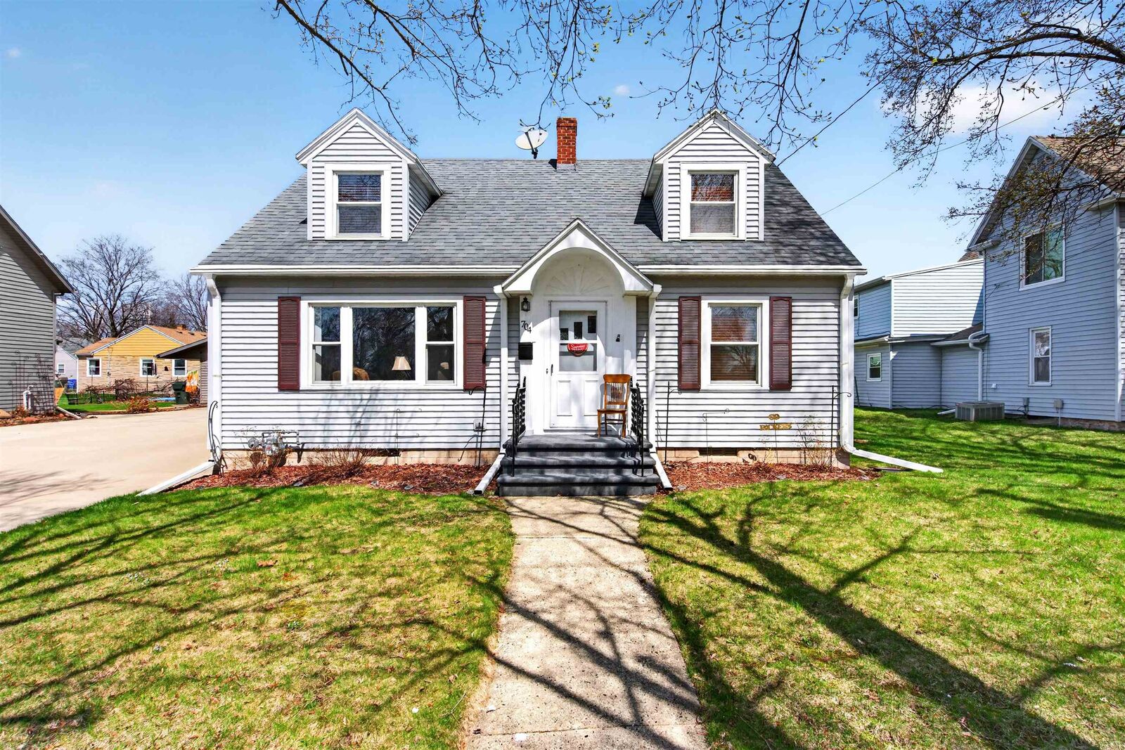 Property Photo:  704 W Wisconsin Avenue  WI 54130-1936 