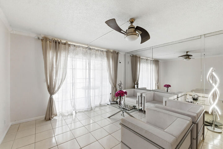 Property Photo:  624 NW 13th Street  FL 33486 