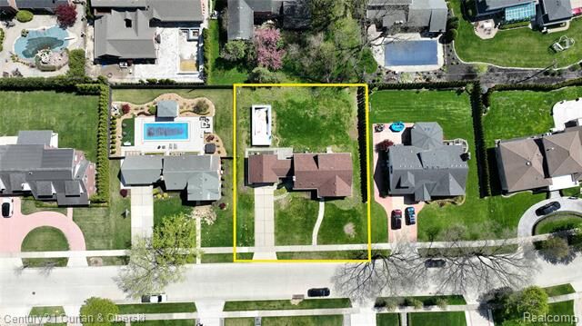 Property Photo:  500 Brentwood Drive  MI 48124 