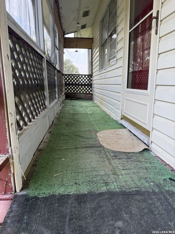 Property Photo: 1435 Hillcrest TX 78133