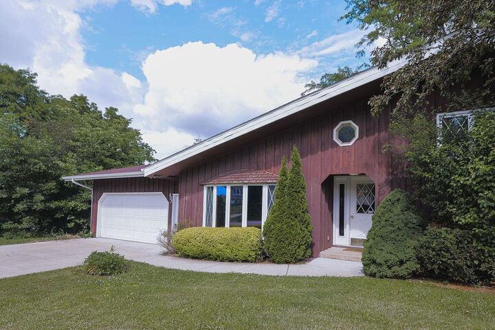 Property Photo:  507 Park View Drive  WI 53572 