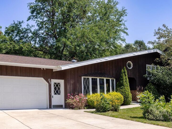 Property Photo:  507 Park View Drive  WI 53572 