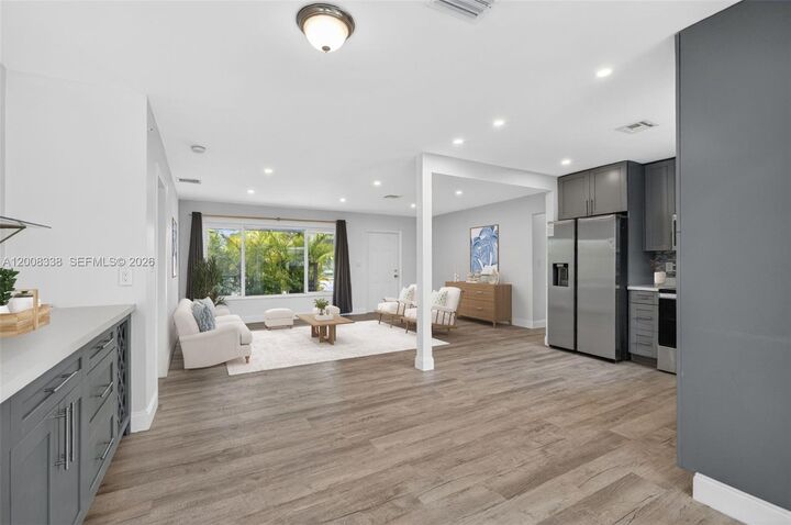 Property Photo:  2909 NW 9th Ave  FL 33311 