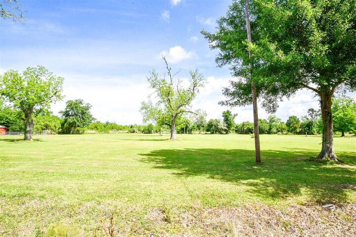 Property Photo:  10395 Highway 384  LA 70605 