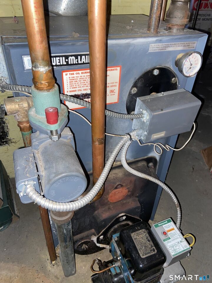 Property Photo:  107 Coleman Road  CT 06109 