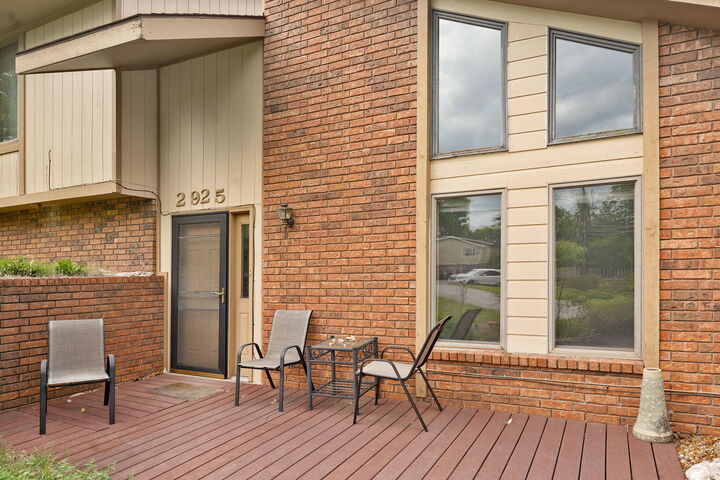Property Photo: 2925 E Clovis Circle MO 65804