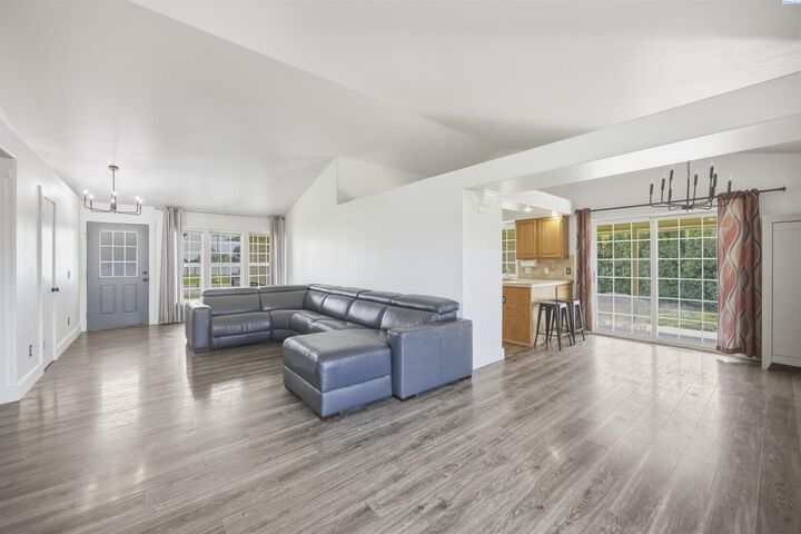 Property Photo:  4485 Northlake Drive  WA 99353 