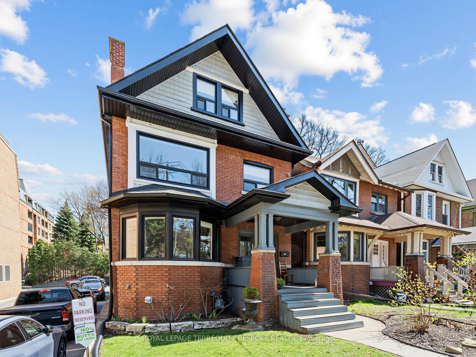 Property Photo: 505 Parkside Drive ON M6R 2Z9