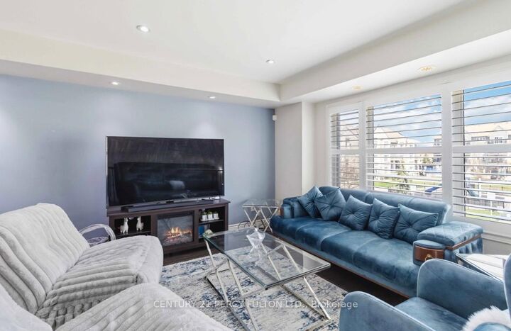 Property Photo:  3050 Erin Centre Boulevard 67  ON L5M 0P5 