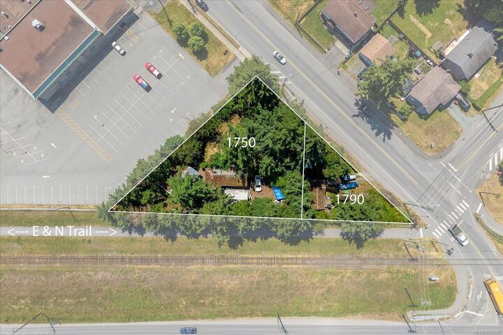 Property Photo: 1790 Waddington Rd BC V9S 4W3