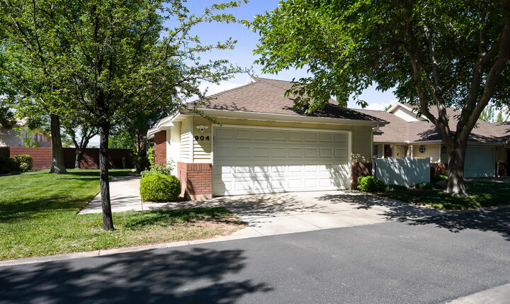 Property Photo:  845 N Valley View Dr 904  UT 84770 