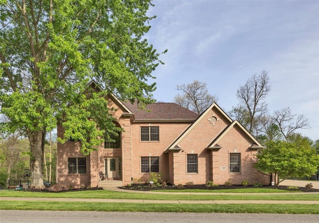 Property Photo:  163 Oakview Dr  PA 16066 