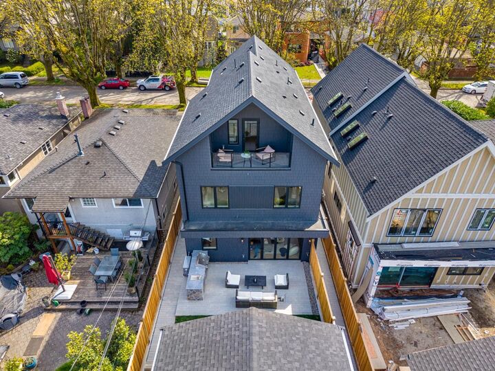 Property Photo: 3345 W 13th Avenue 2 BC V6R 2R8