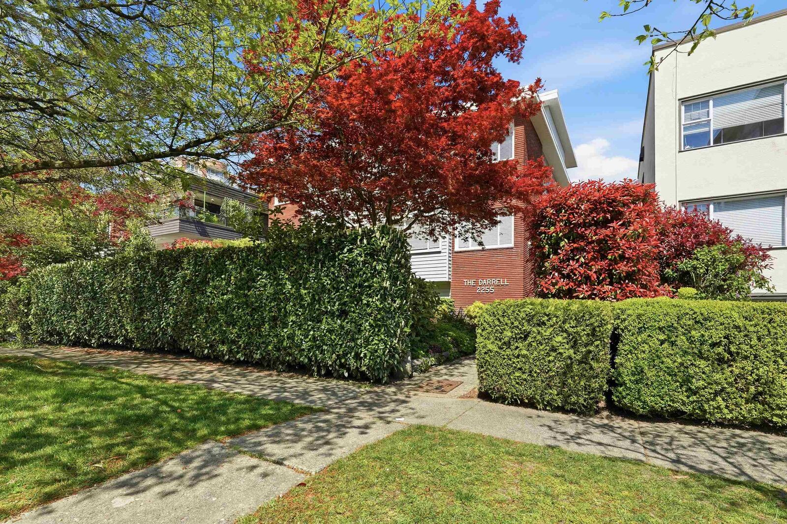 Property Photo: 2255 W 40th Avenue 8 BC V6M 1W7