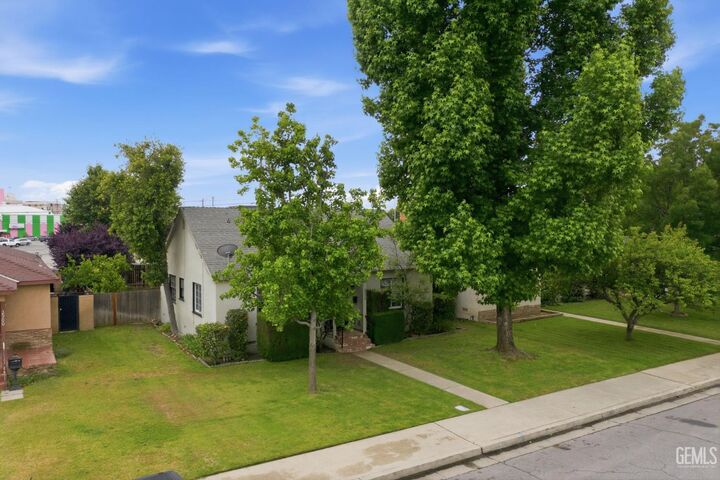 Property Photo: 2830 Alder Street CA 93301
