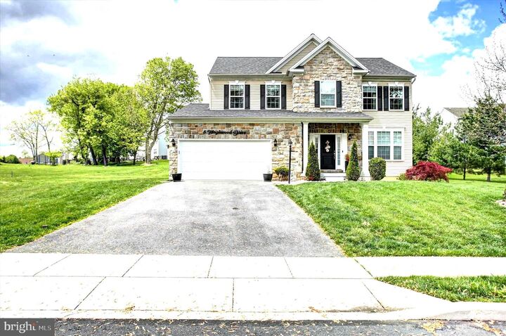 Property Photo:  8 Tanglewood Drive  PA 17050 