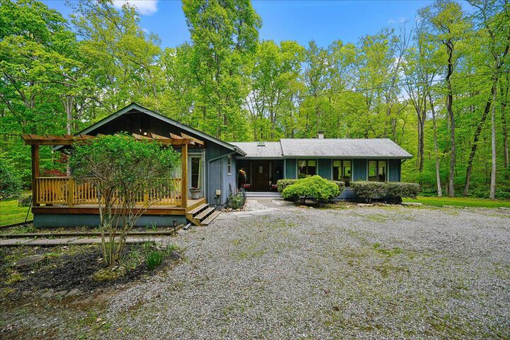 Property Photo:  98 Cliff Lane  VA 20135 