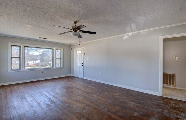 Property Photo:  2500 Booker St  AR 72204 