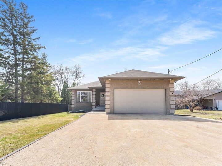 Photo de la propriété:  42 Church Street  MB R0E 2B0 