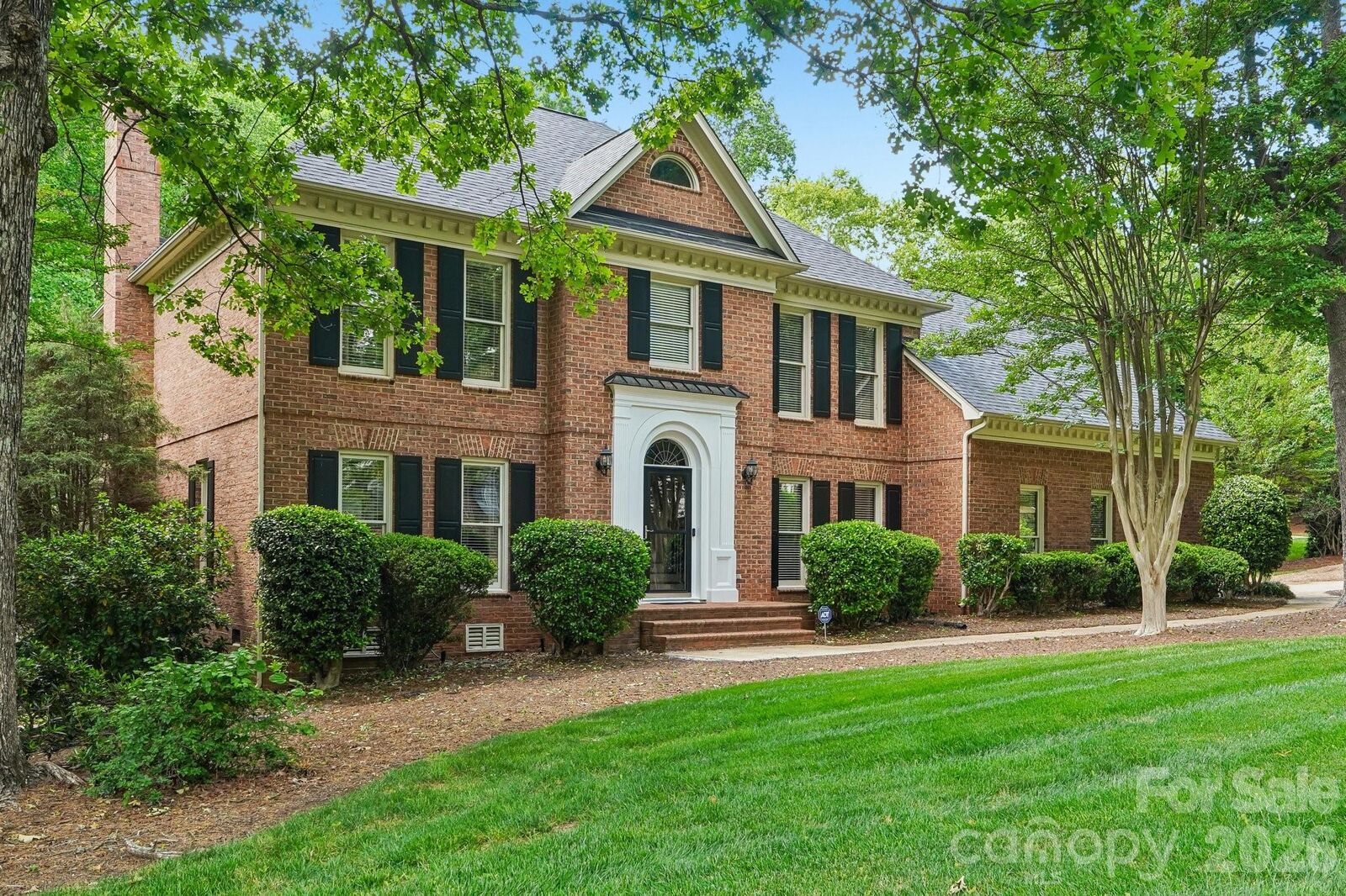 Property Photo:  5325 Chiltern Hills Trail  NC 28215 