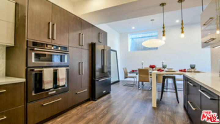 Property Photo:  649 Cross Ave  CA 90065 