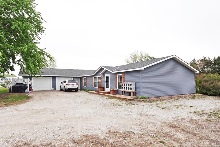 Property Photo:  279 SE 36th Avenue  NE 68601 
