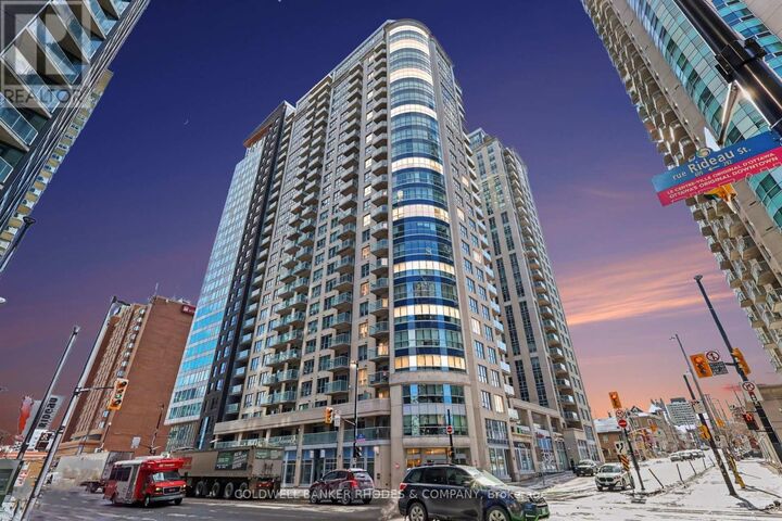 Property Photo:  242 Rideau Street 1809  ON K1N 0B7 