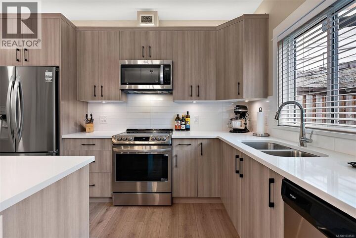 Property Photo: 8 West Park Place BC V9B 3R9