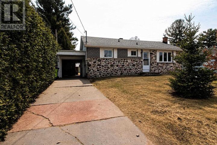 Property Photo: 39 Lawson Ave ON P6B 4E8
