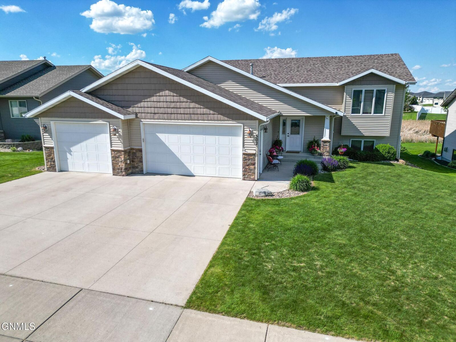 Property Photo: 502 Granite Drive ND 58503