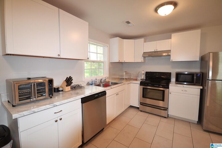 Property Photo:  1006 Avenue F  AL 35055 