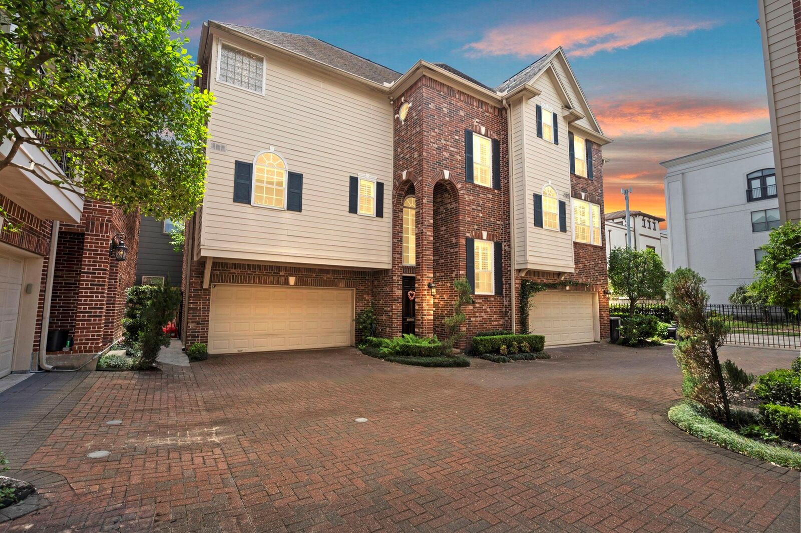 Property Photo:  1007 Crocker Street  TX 77019 