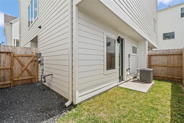 Property Photo:  3922 Willowbend Point Drive  TX 77025 